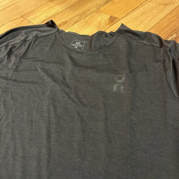 On Running Performance T Shirt Long Sleeve Mens Black Size L Athletic Fit - Picture 3 of 7
